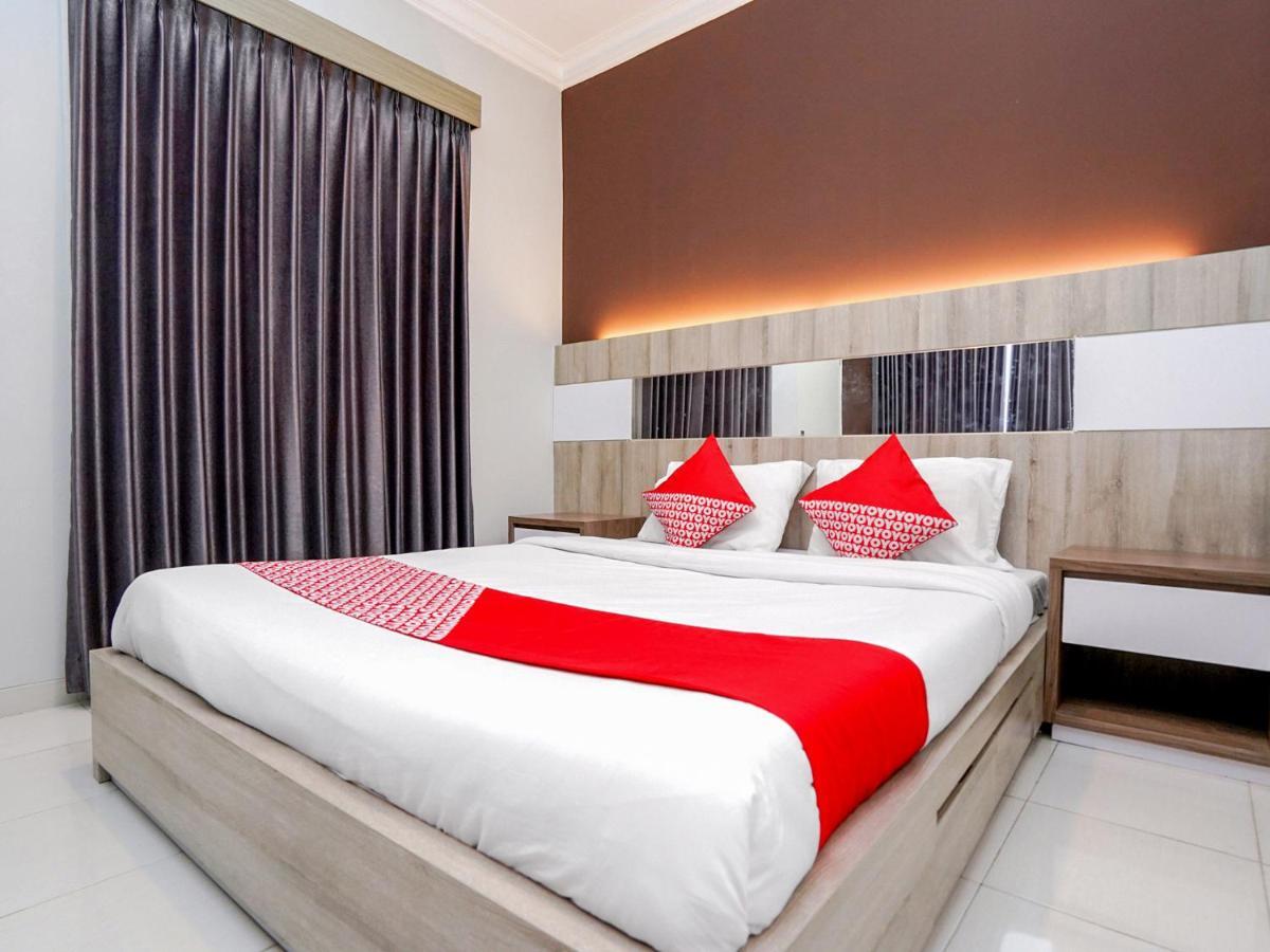 Oyo 747 Cipunegara Residence Surabaya Kültér fotó