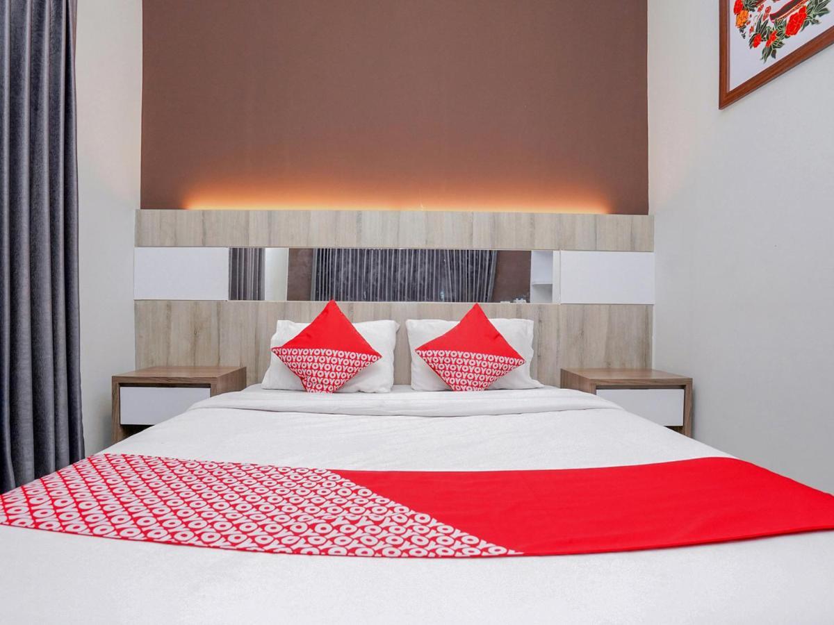 Oyo 747 Cipunegara Residence Surabaya Kültér fotó