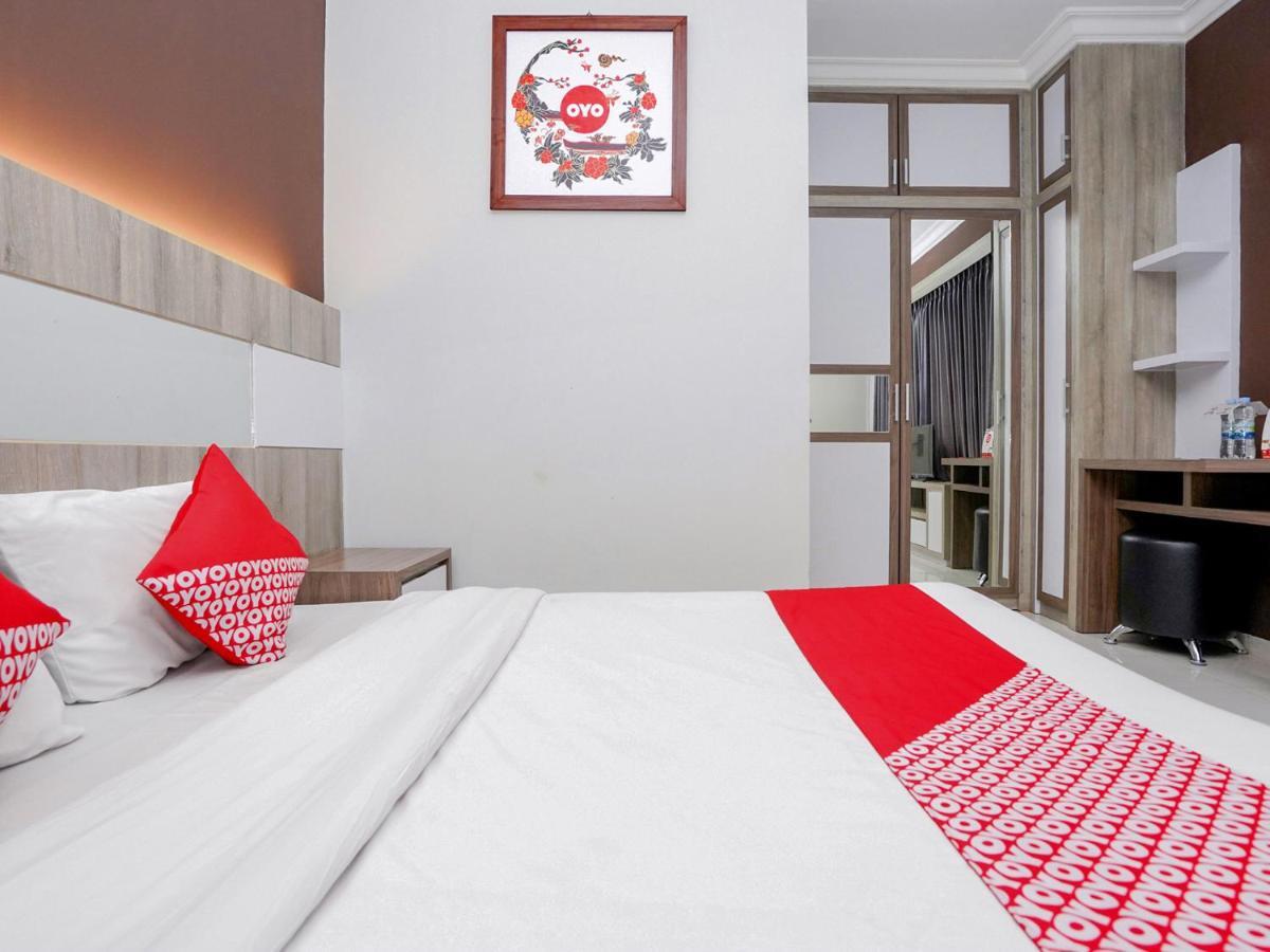 Oyo 747 Cipunegara Residence Surabaya Kültér fotó