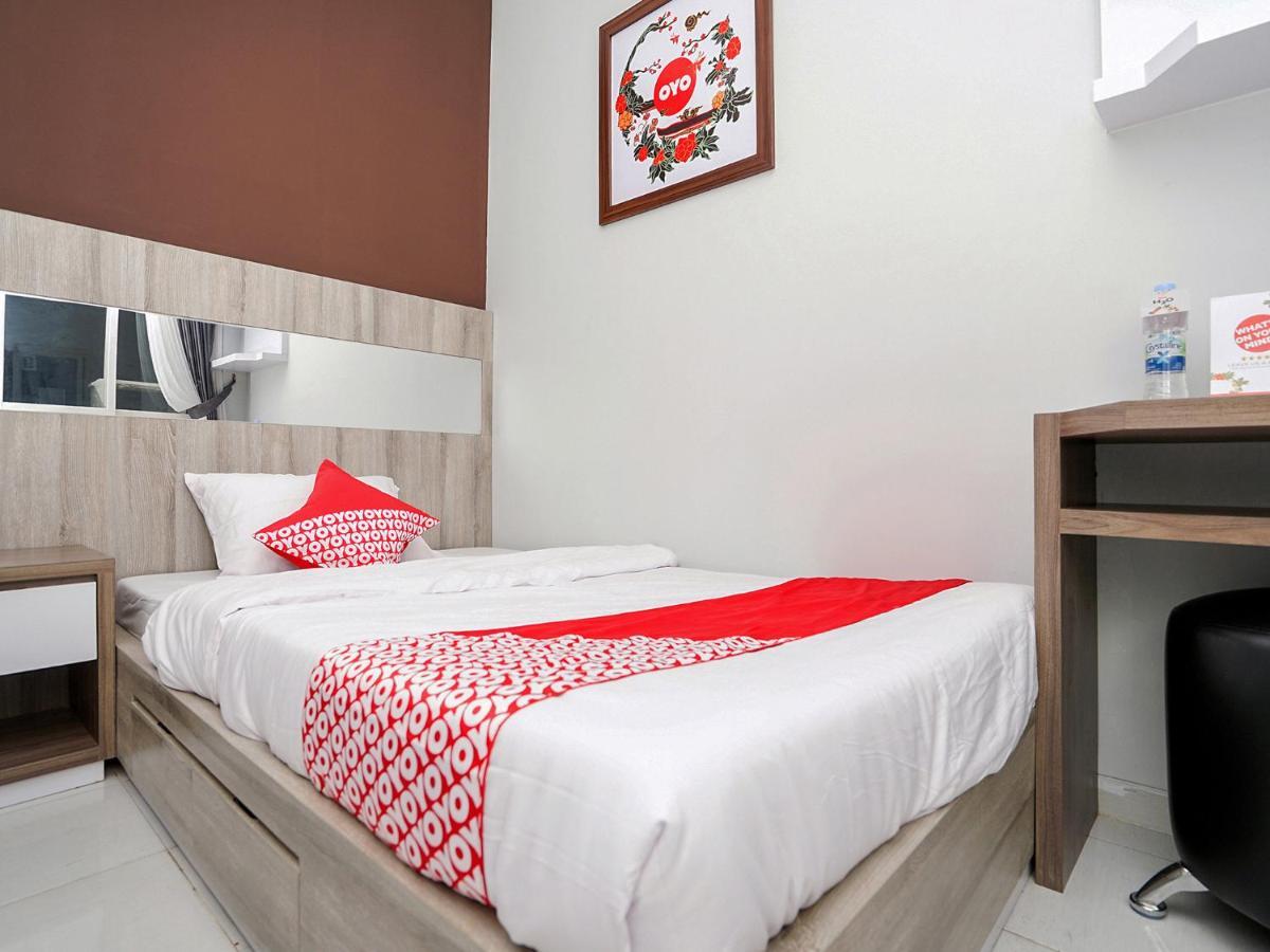 Oyo 747 Cipunegara Residence Surabaya Kültér fotó
