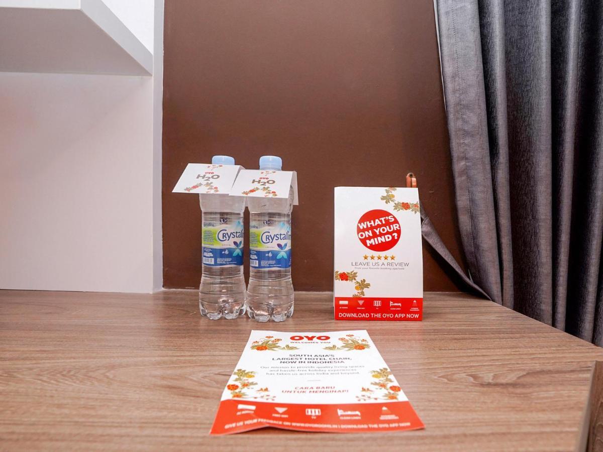 Oyo 747 Cipunegara Residence Surabaya Kültér fotó