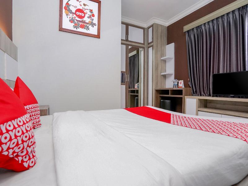 Oyo 747 Cipunegara Residence Surabaya Kültér fotó
