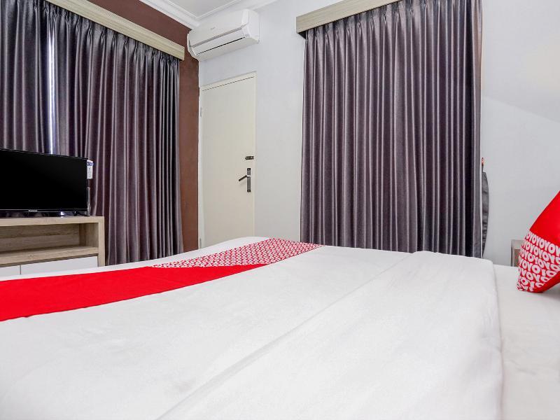 Oyo 747 Cipunegara Residence Surabaya Kültér fotó